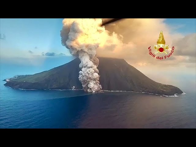 ⁣Vulkanausbruch: Beeindruckende Bilder vom Stromboli