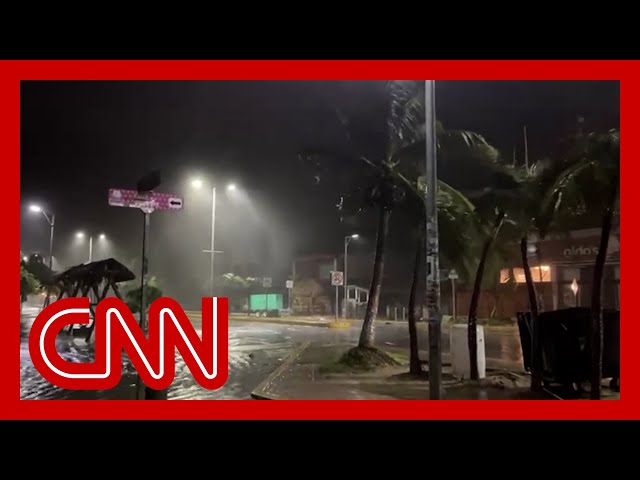 ⁣Hurricane Beryl makes landfall near popular tourist area