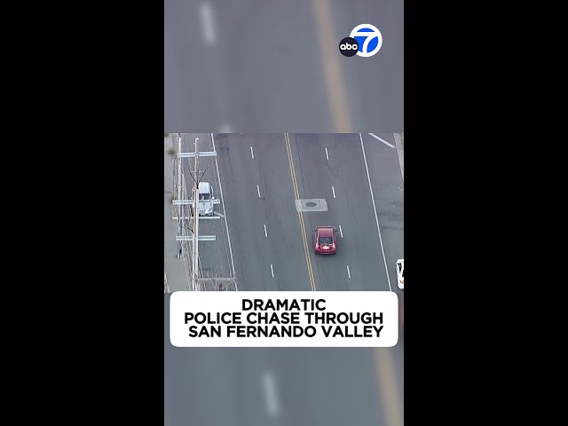 ⁣Wow! Prius driver smashes through gate during police chase