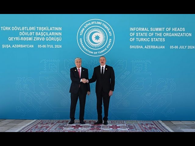⁣Президент Азербайджана встретил Токаева перед началом саммита ОТГ