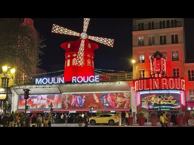 ⁣El Moulin Rouge recupera sus aspas a tiempo para su 135 aniversario