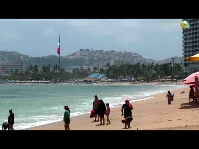 ⁣Bandera Roja en Puerto de Acapulco, Guerrero, por Alto Oleaje por la Cercanía de Aleta