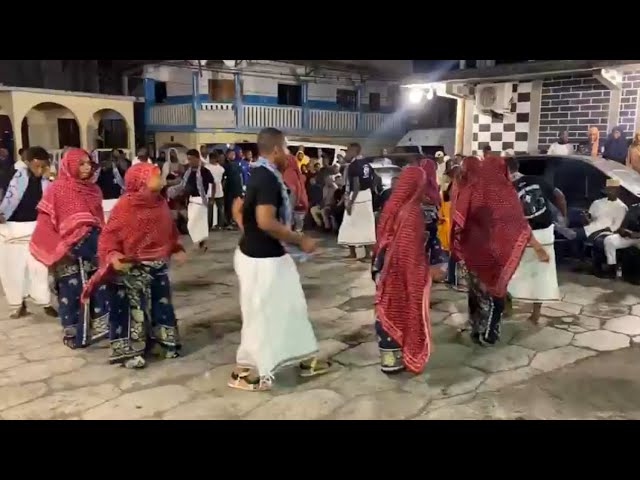 ⁣Hayassa avec la danse traditionnelle pour la fête de l’indépendance