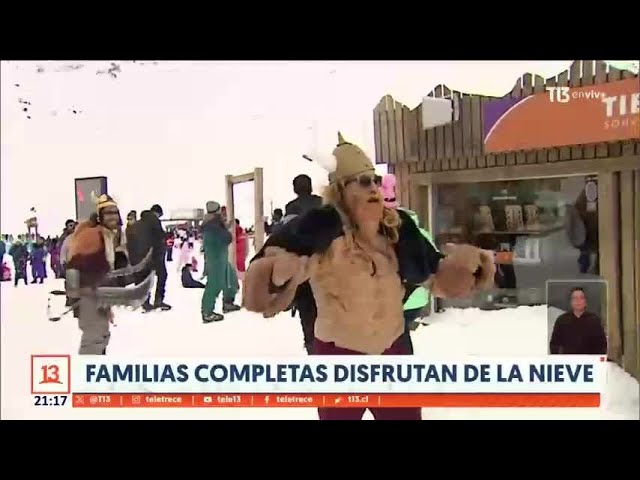 Familias completas disfrutan de la nieve en Farellones