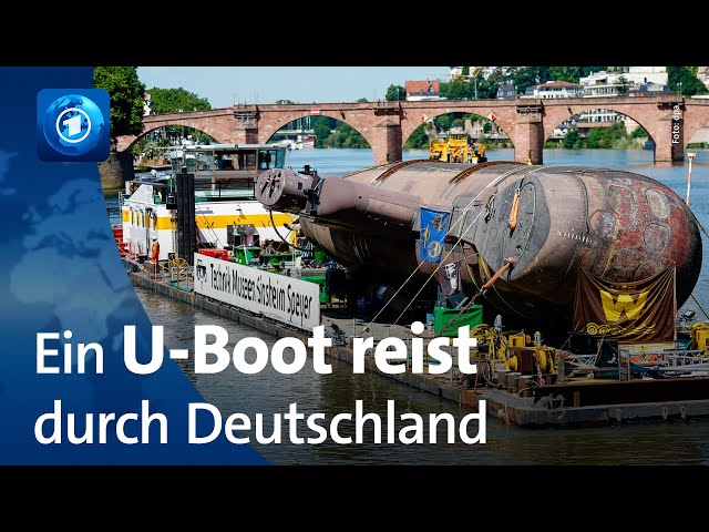 U-Boot U17 passiert Alte Brücke in Heidelberg