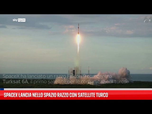 ⁣SpaceX lancia nello spazio razzo con satellite Turco