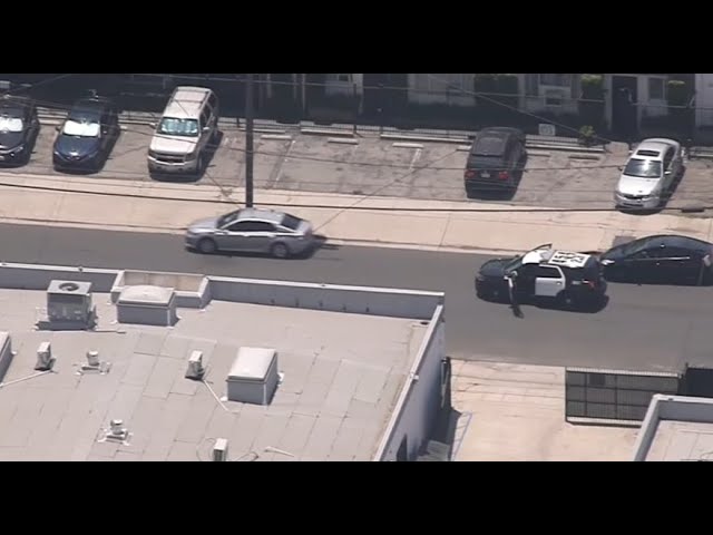 ⁣Watch Live: Officers are chasing the driver of stolen car in the Panorama City area.