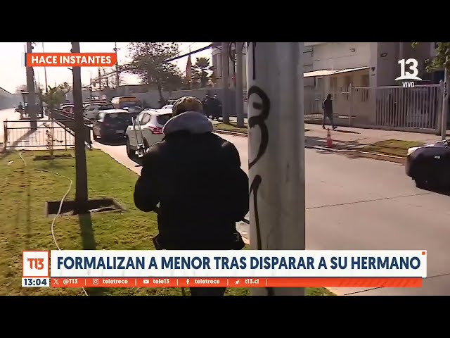 Agreden a equipo de T13 que reporteaba la formalización de menor que disparó a su hermano