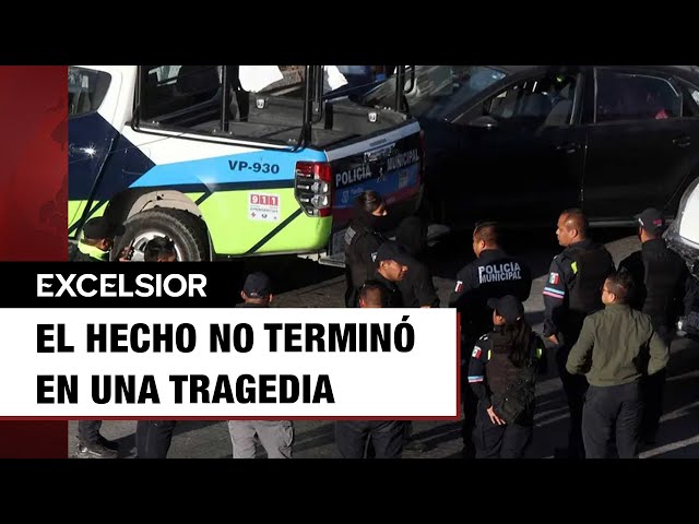 ¡Chicos malos, chicos malos! Patrulla se pasa el alto y provoca accidente en Puebla