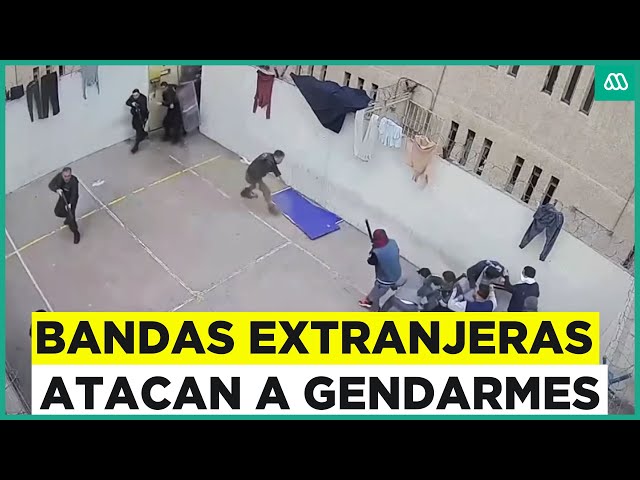 ⁣Crisis en cárcel de Santiago: Banas extranjeras se unen para atacar a gendarmes