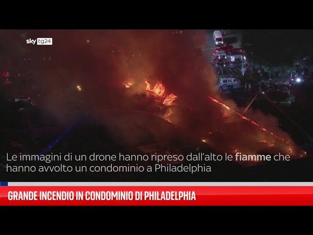 Drone riprende vasto incendio in un condominio a Filadelfia