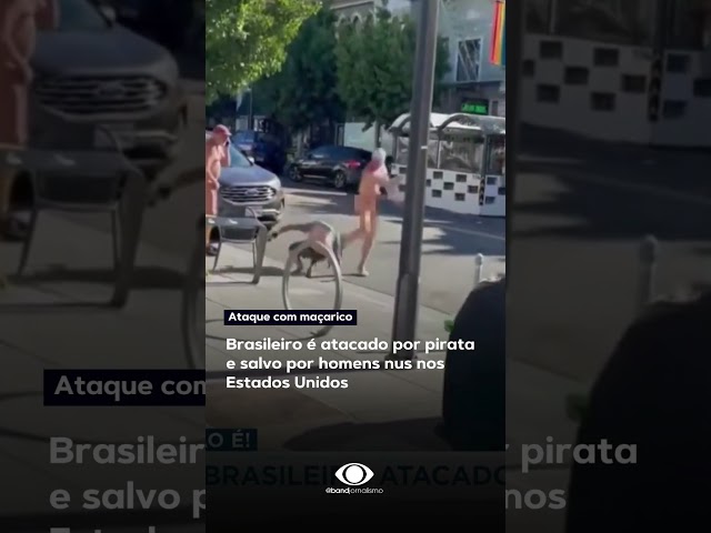 Um turista brasileiro foi atacado por um pirata e salvos por dois homens nus, nos Estados Unidos.