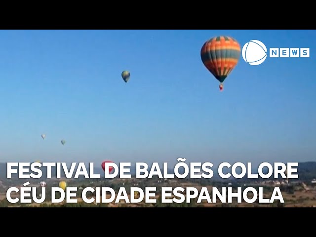 Festival de balões colore céu de cidade espanhola