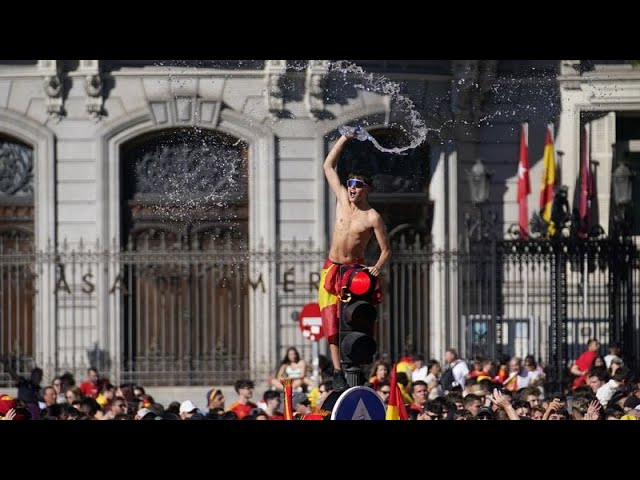 ⁣"Es lebe Spanien": Die Sieger der EM 2024 werden zu Hause gefeiert