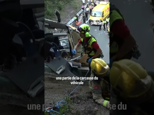 L'image folle d'un bus coincé à l'entrée d'un tunnel de Barcelone