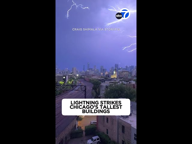 ⁣Lightning strikes Chicago's tallest buildings simultaneously