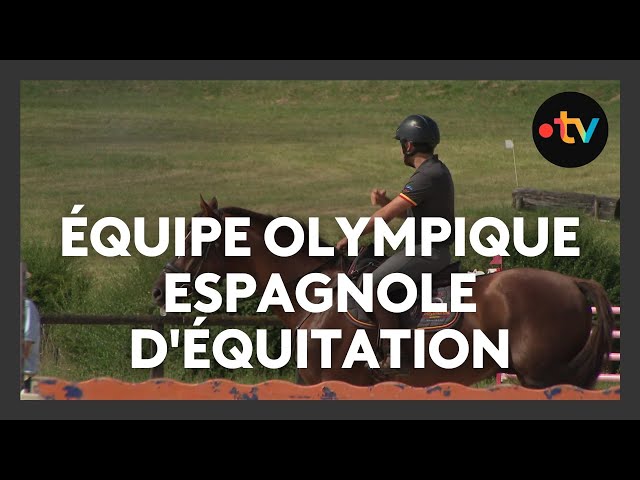 Entraînement de l'équipe olympique espagnole d'équitation à Cherves-Richemont