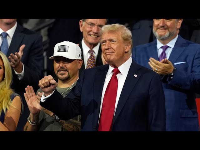 Donald Trump greeted with standing ovation at RNC final day