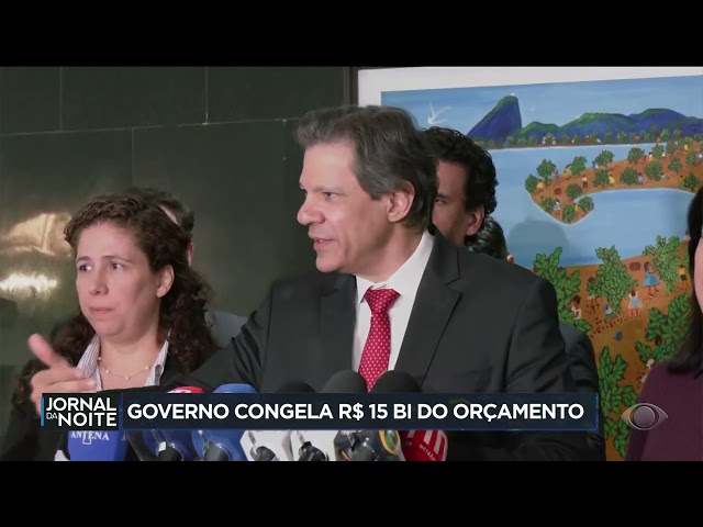 Governo congela R$ 15 bi do orçamento