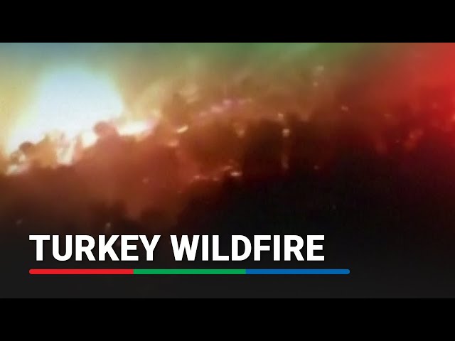 ⁣Helicopter battles raging Turkey wildfire | ABS-CBN News