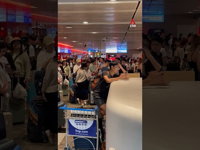 ⁣Global IT outage causes missed flights for some passengers at Changi Airport