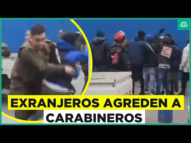 Carabineros son agredidos por extranjeros en Barrio Franklin