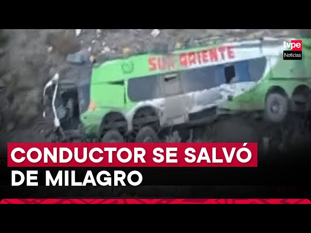 Arequipa: bus cae a abismo de 200 metros en Yura