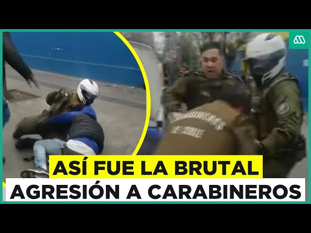 ⁣Video muestra brutal golpiza a Carabineros por parte de un grupo de extranjeros en Barrio Franklin