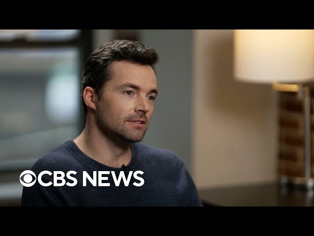 ⁣Actor Ian Harding talks birdwatching and new memoir