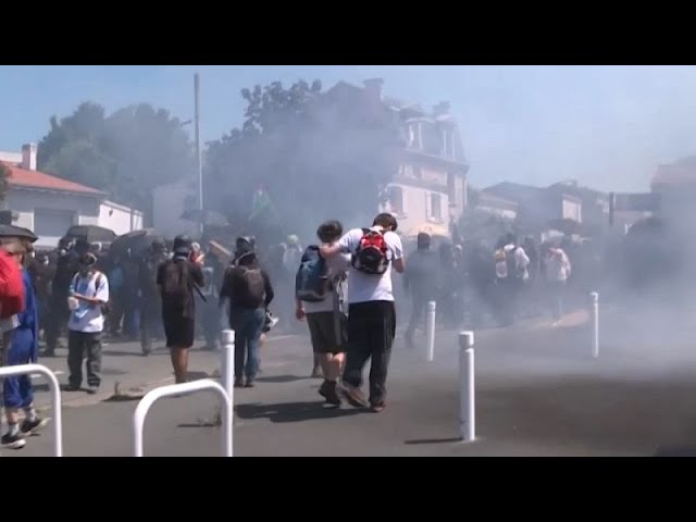 ⁣Police clash with protesters at water reservoir demonstrations in La Rochelle