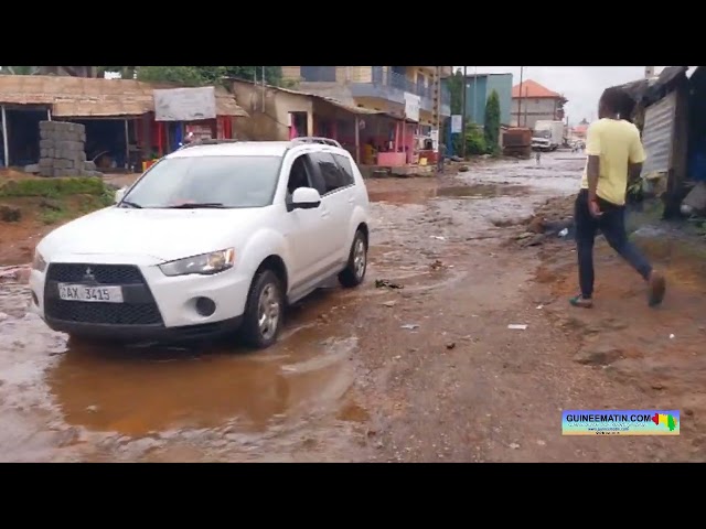 ⁣ Sonfonia (Conakry) : la route secondaire Foulamadina-SOS quasi impraticable (No comment)