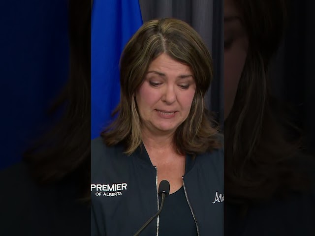 ⁣Alberta premier gives emotional remarks on Jasper wildfire