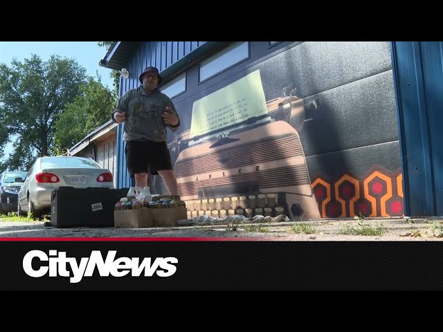 ⁣Using art to raise money for the city's homeless shelters