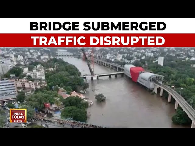 ⁣Monsoon Mayhem: Pune Inundated After Heavy Rains, Major Roads Waterlogged, Chaos Ensues | Big News