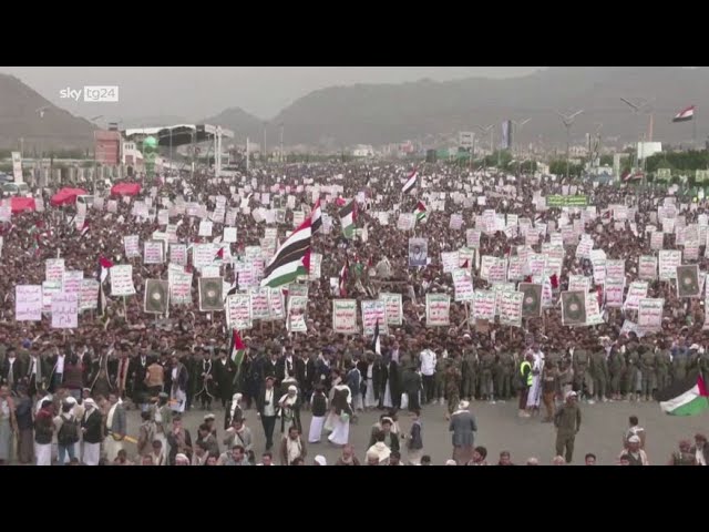 Yemen, Houthi manifestano in solidarietà dei palestinesi