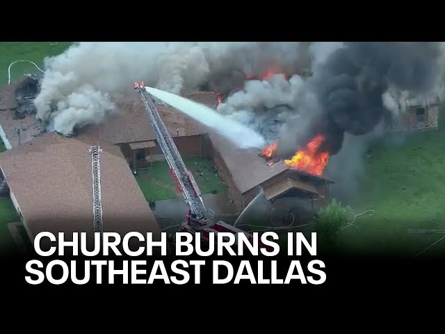⁣1 firefighter injured as crews battle fire at Pleasant Valley Baptist Church in Dallas