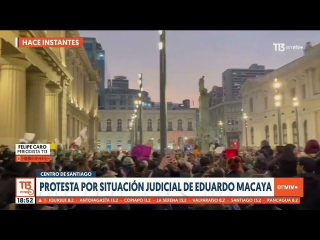 ⁣Protesta por situación judicial de Eduardo Macaya en el centro de Santiago