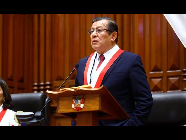 ⁣Eduardo Salhuana rechazó tener nexo con la minería informal tras jurar como presidente del Congreso
