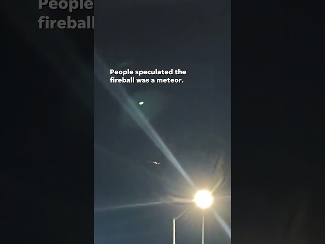 ⁣Mysterious light streaks spotted across skies in Mexico #Shorts