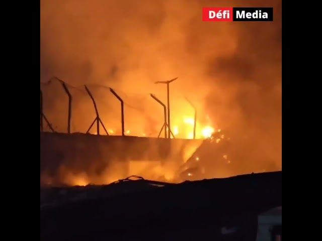 ⁣Incendie au dépotoir de Roche-Bois : les pompiers toujours à pied d'œuvre