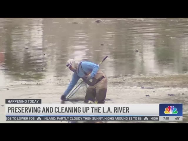 ⁣Volunteers gear up for LA River cleanup