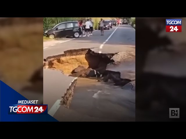 ⁣Crolla una strada tra Lodi e Pavia