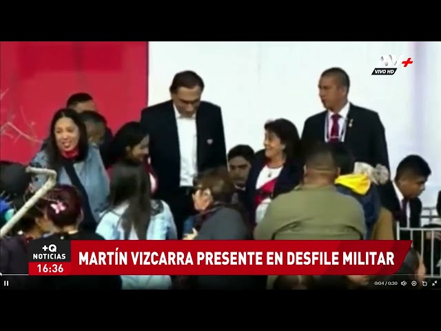 Martí Vizcarra recibió 'baño de popularidad' al acudir al Desfile militar