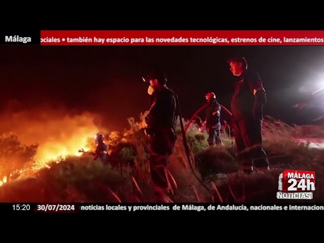 Noticia - Los bomberos combaten un gran incendio en la isla de Evia