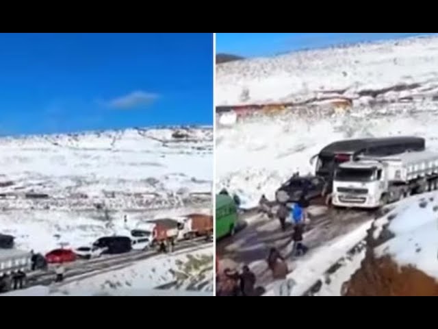 Ayacucho: Fuerte nevada impide el paso de vehículos