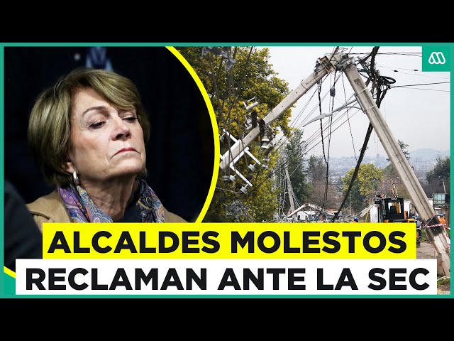 Continúan cortes de luz: Alcaldes molestos reclaman ante la SEC en Región Metropolitana