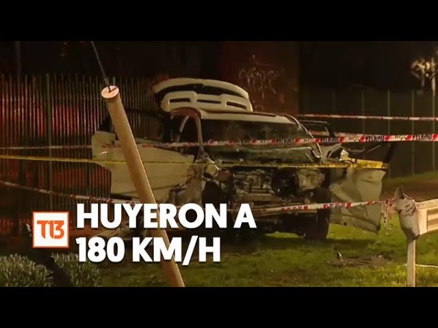 ⁣Huían a más de 180 km/h y chocaron una casa en Ñuñoa: sólo le suspendieron la licencia de conducir