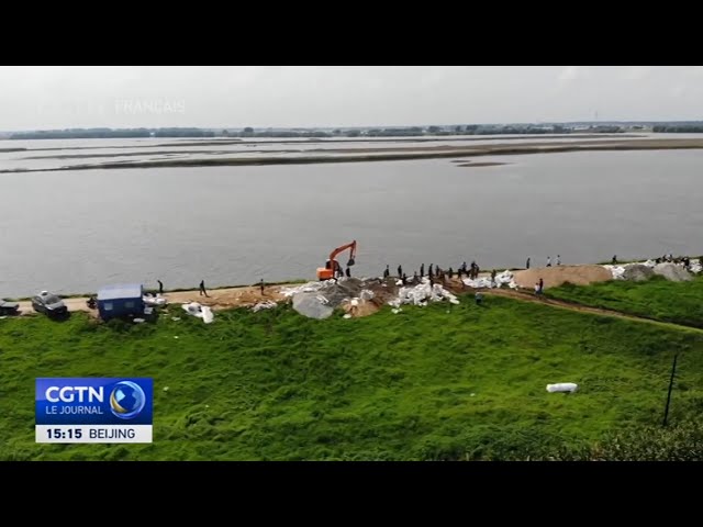 ⁣Inondations en Chine : habitants et experts s'unissent pour renforcer les barrages