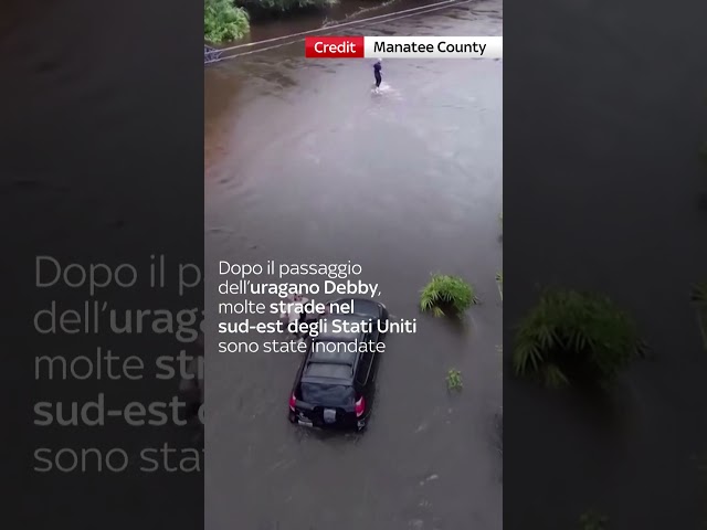 ⁣Uragano Debby, automobilista soccorso: le riprese del drone