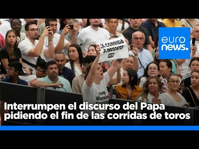 ⁣Manifestantes de PETA interrumpen el discurso del Papa pidiéndole el fin de las corridas de toros